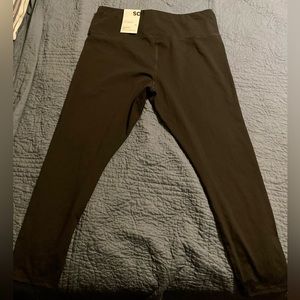 Black pants. Bundle 2 or more for 30% off.